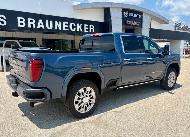 New 2026 GMC Sierra 2500 Denali Ultimate AWD/4WD image 3