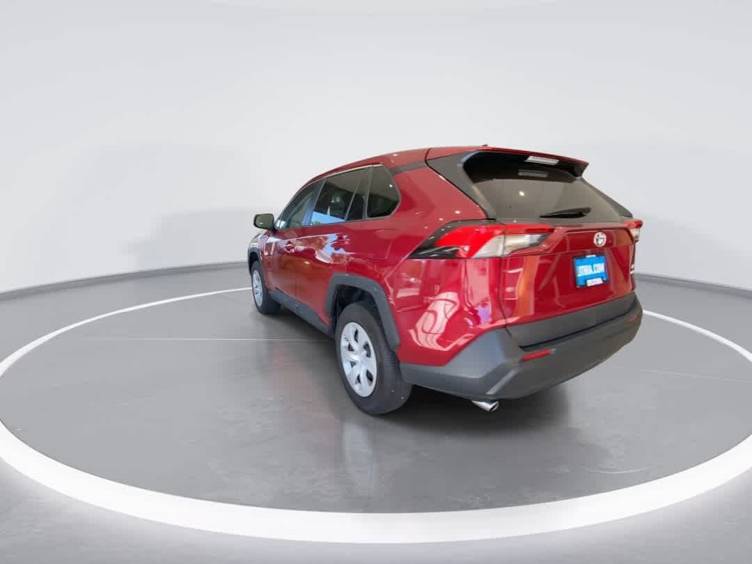 Used 2024 Toyota RAV4 LE AWD/4WD image 6
