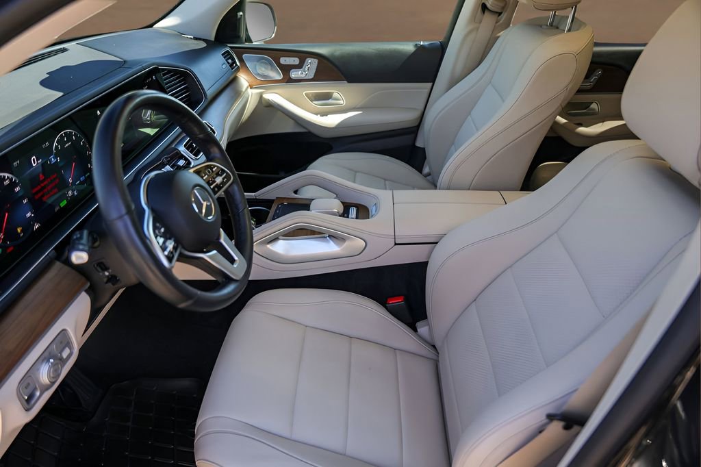 Used 2023 Mercedes-Benz GLS 450 4MATIC image 8