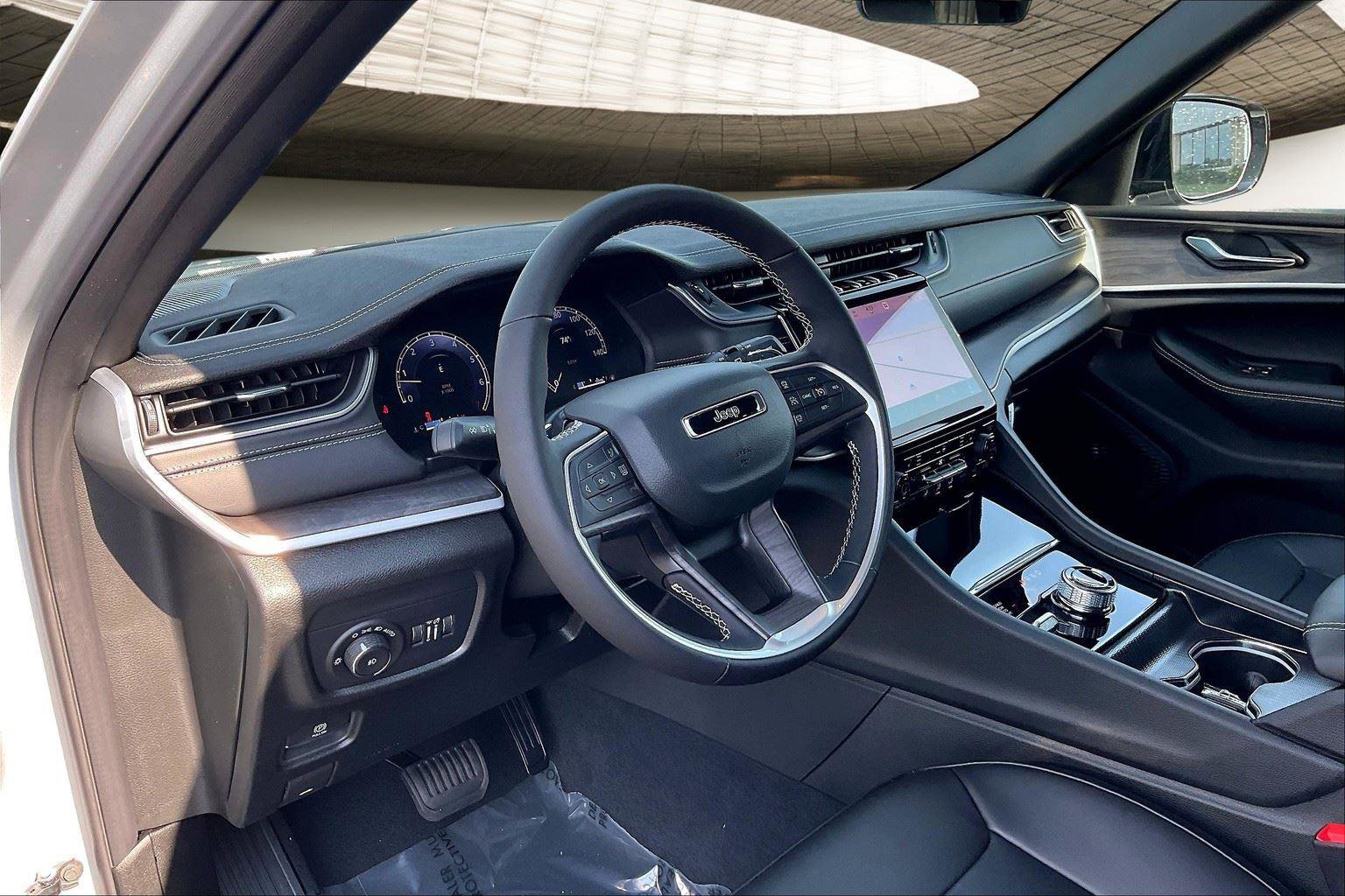 New 2025 Jeep Grand Cherokee Limited w/ Trailer Tow Package image 7