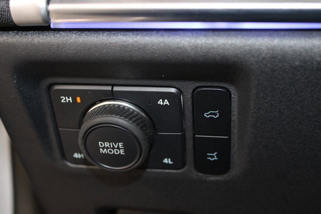 Used 2025 Ford Expedition Platinum image 27