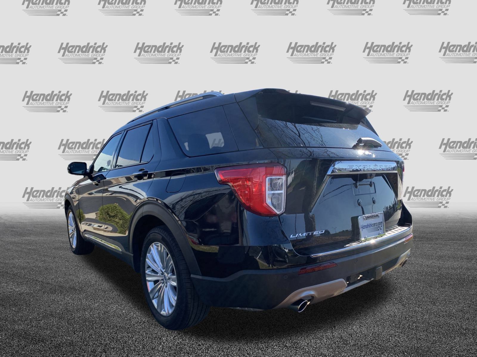 Used 2023 Ford Explorer Limited w/ Equipment Group 301A image 8