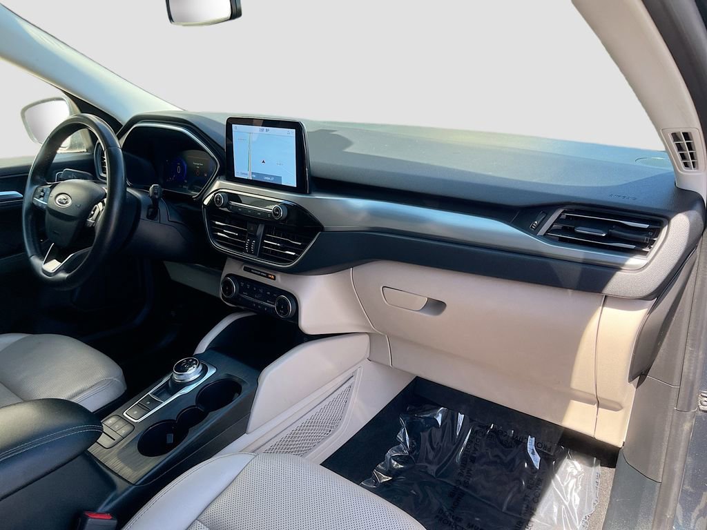 Used 2022 Ford Escape Titanium w/ Class II Trailer Tow Package image 30