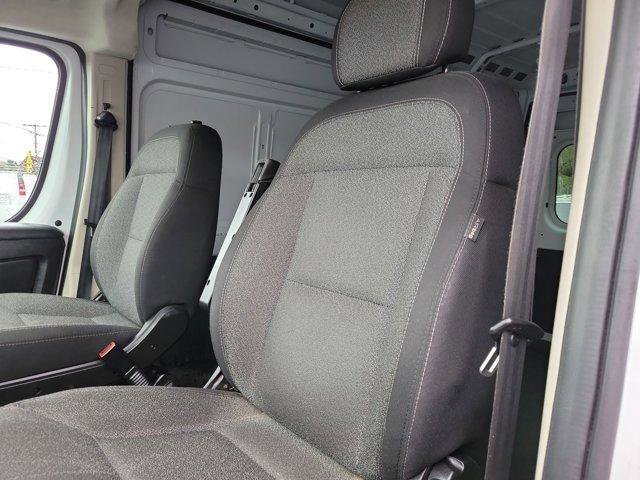 Used 2022 RAM ProMaster 2500 w/ Convenience Group FWD image 18