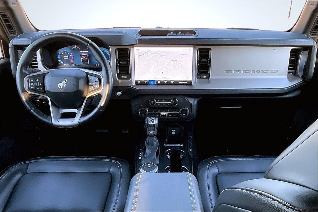 Used 2025 Ford Bronco Outer Banks AWD/4WD image 9