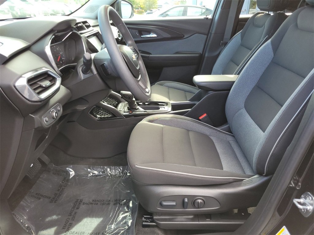 Used 2023 Chevrolet TrailBlazer LT w/ Convenience Package image 16