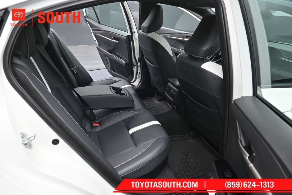 Used 2025 Toyota Camry SE w/ Convenience Package FWD image 33