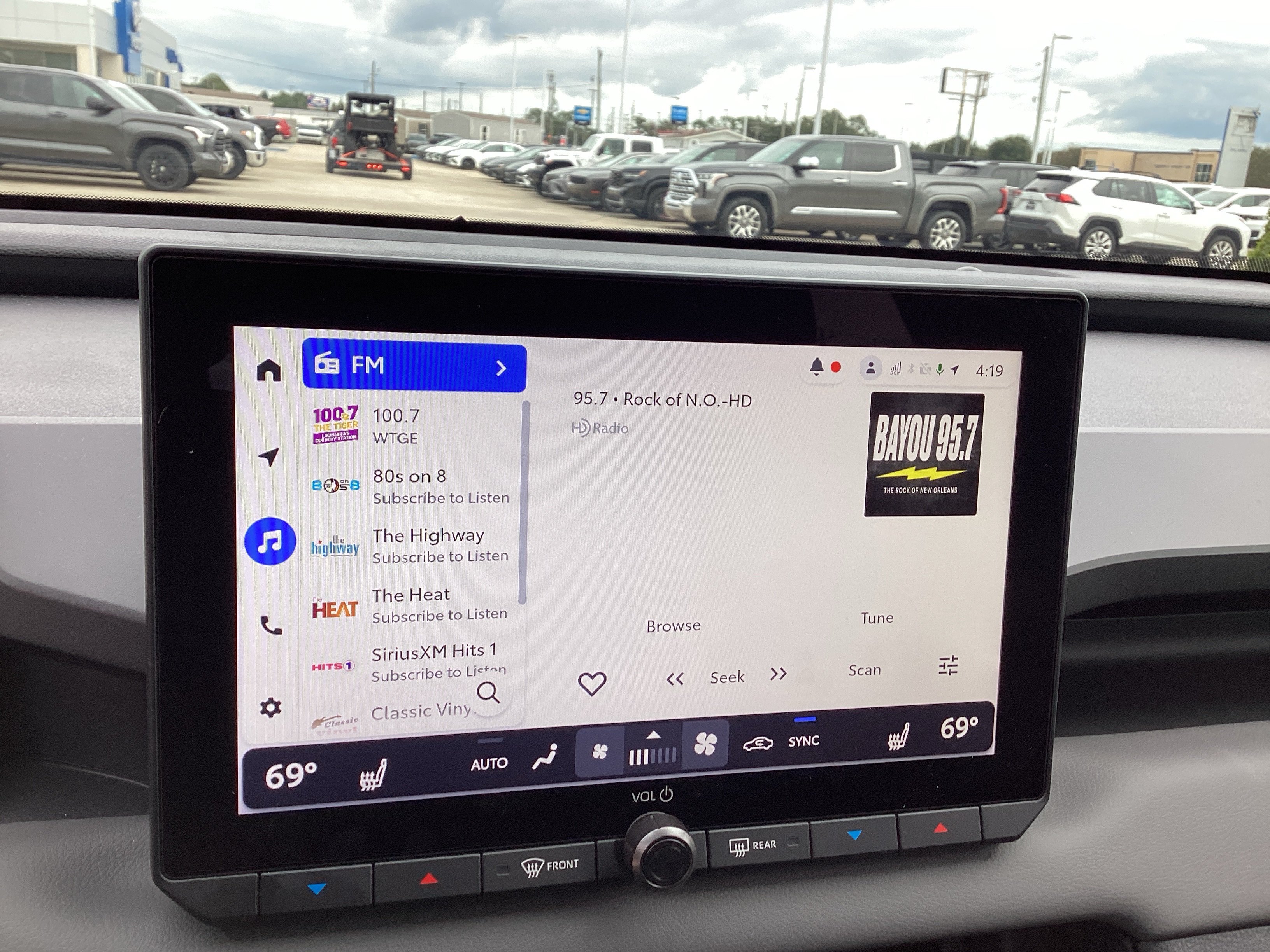 Used 2026 Toyota RAV4 SE FWD image 18