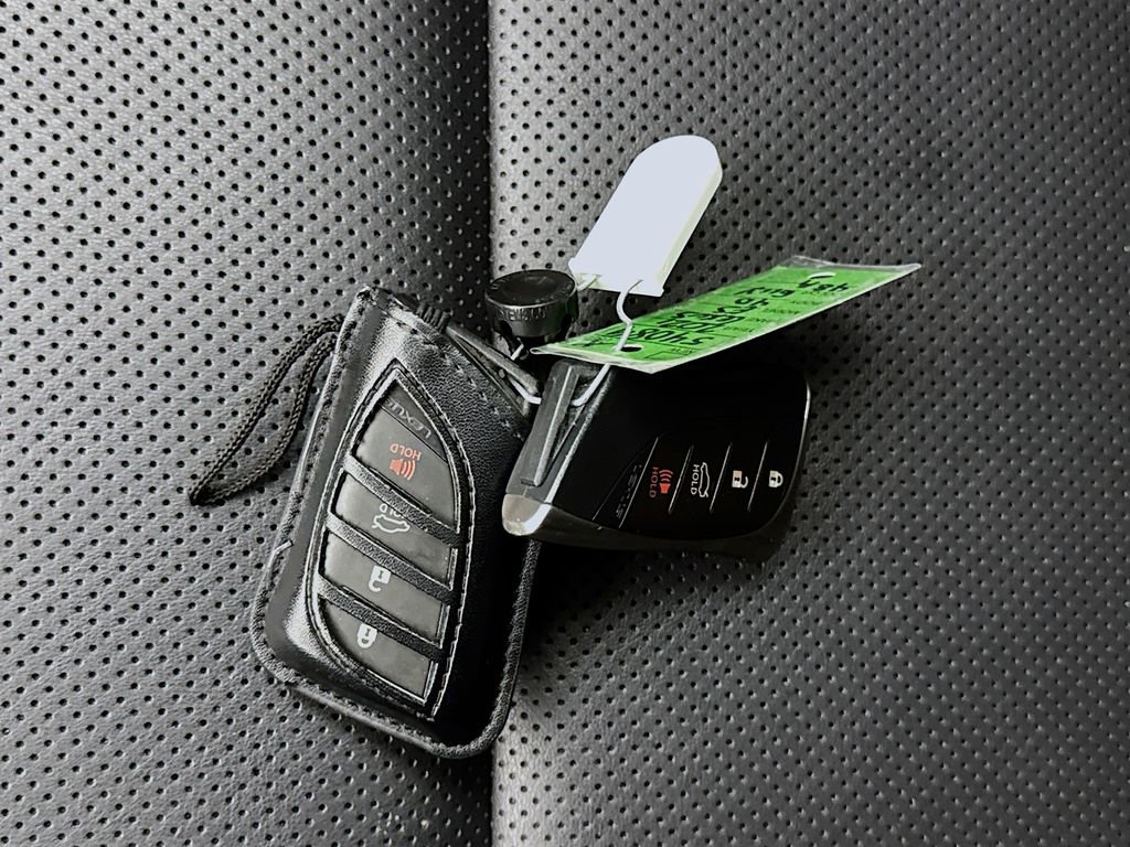 Used 2021 Lexus ES 300h w/ Accessory Package 2 image 27