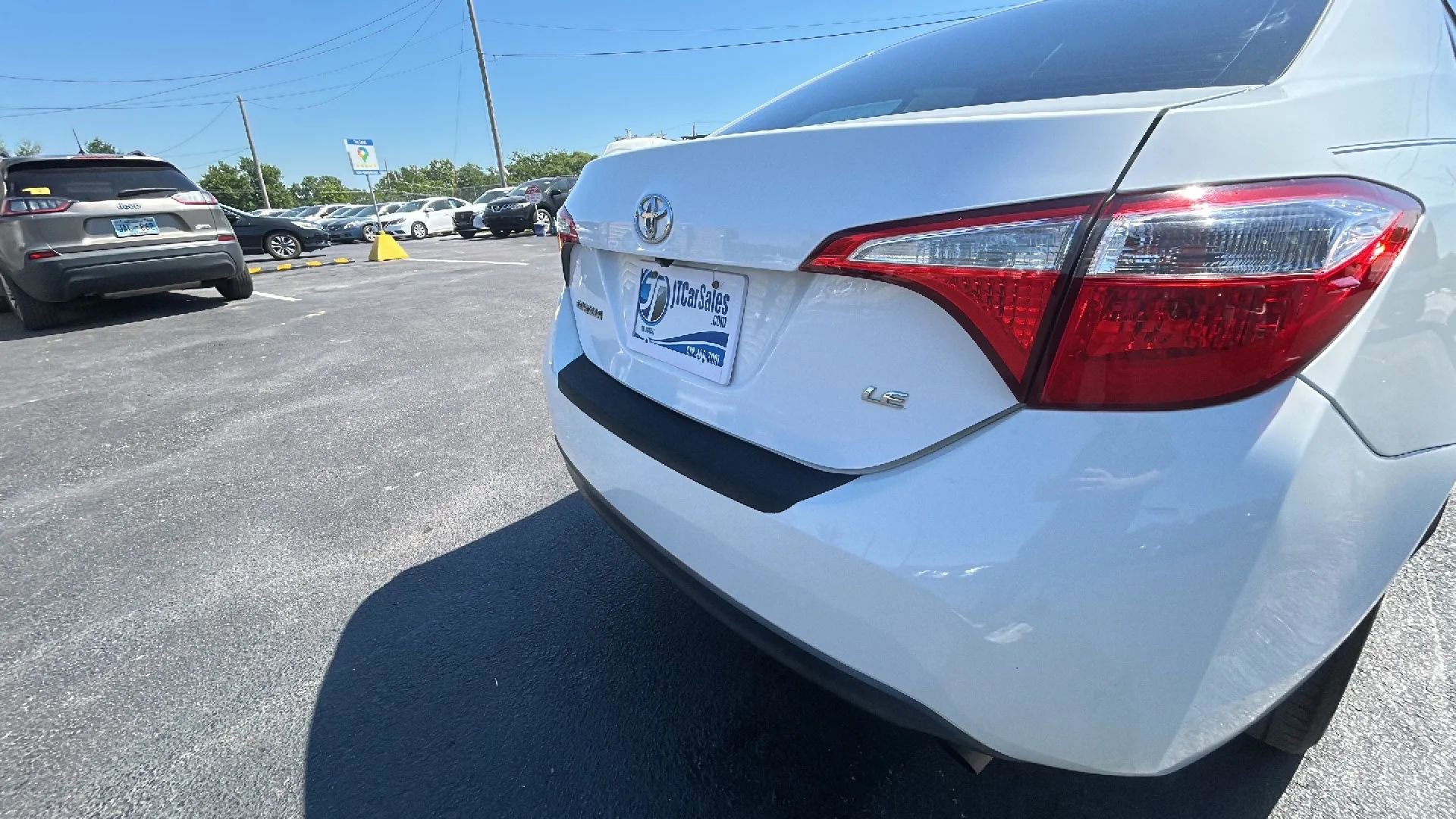 Used 2016 Toyota Corolla LE FWD image 13