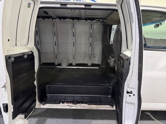 Used 2018 Chevrolet Express 2500 Extended image 12