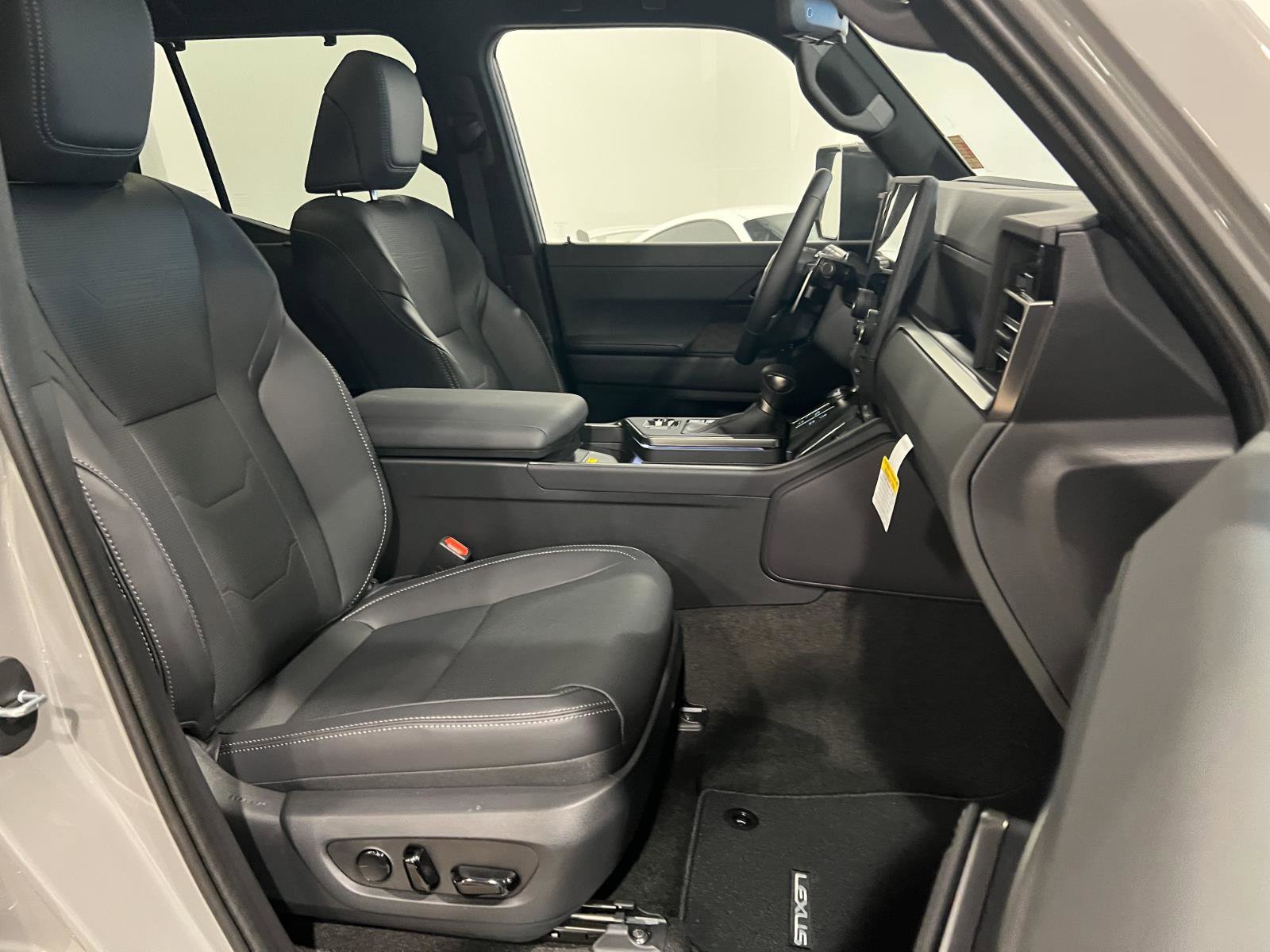 Used 2026 Lexus GX 550 w/ Cold Area Package AWD/4WD image 41