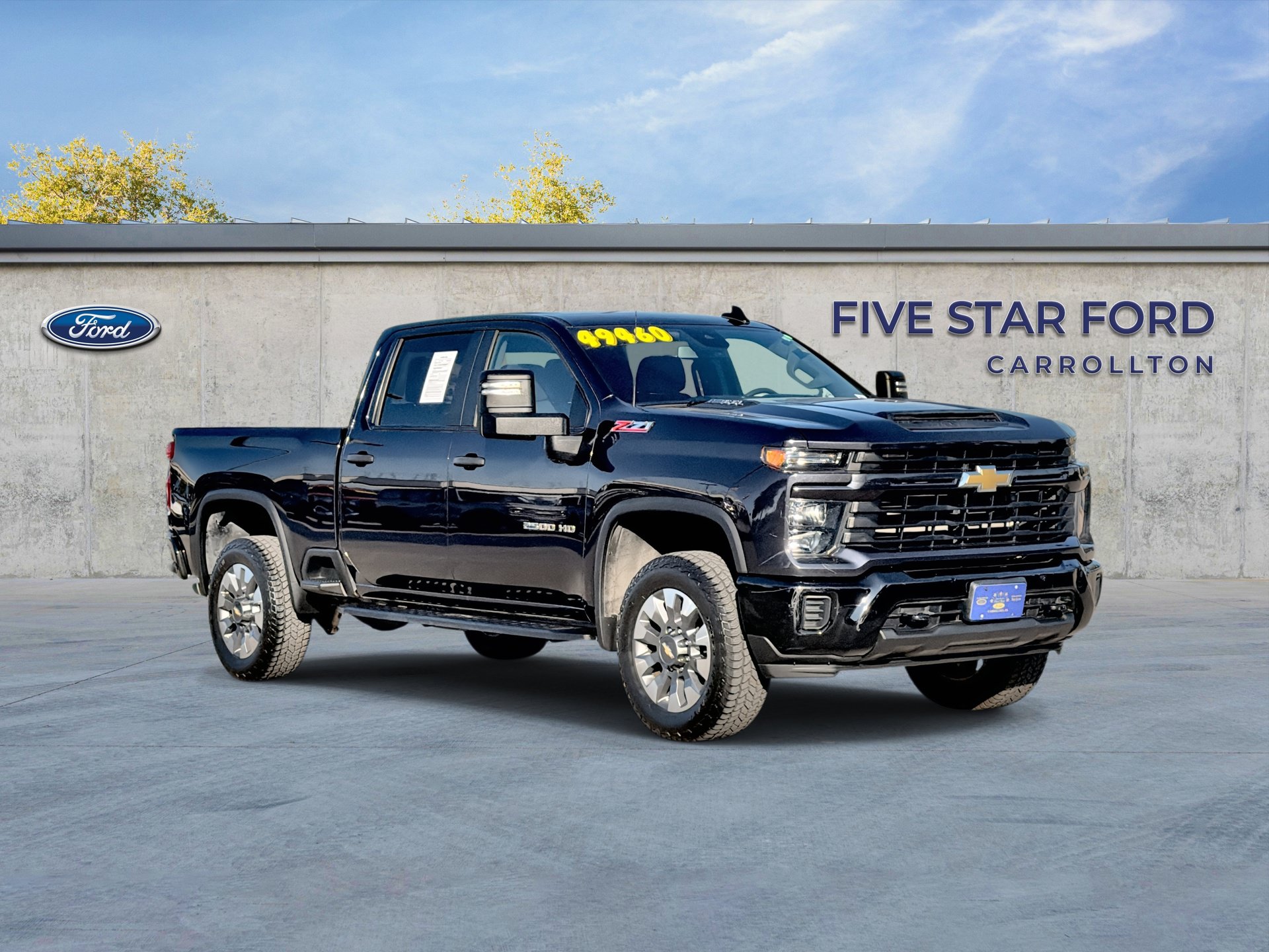 Used 2024 Chevrolet Silverado 2500 Custom w/ Custom Value Package AWD/4WD image 1