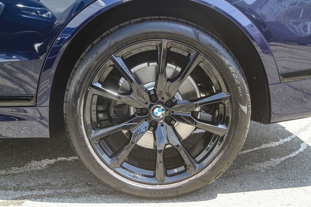 Used 2026 BMW X7 xDrive40i w/ M Sport Package AWD/4WD image 8
