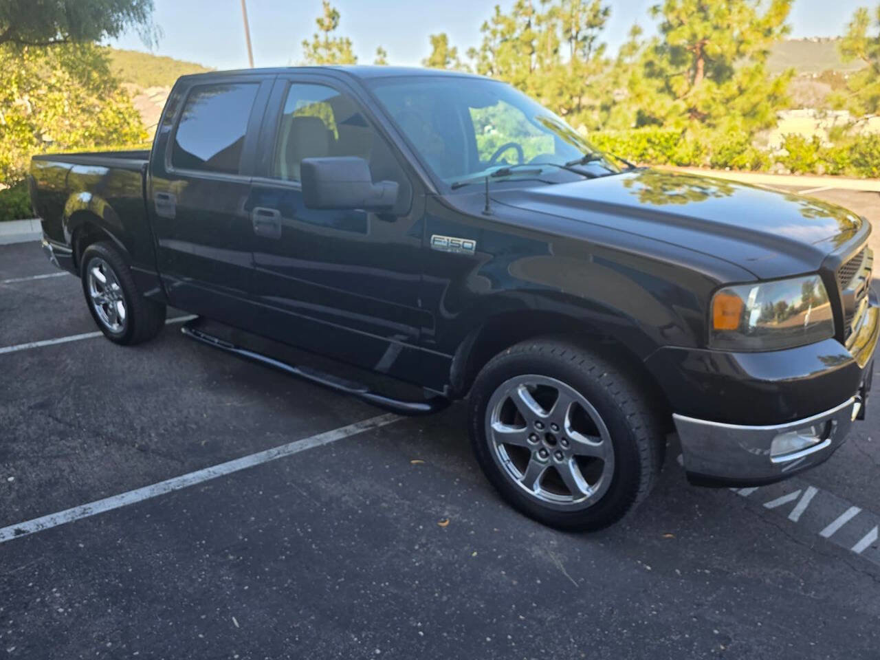 Used 2005 Ford F150 Lariat image 1