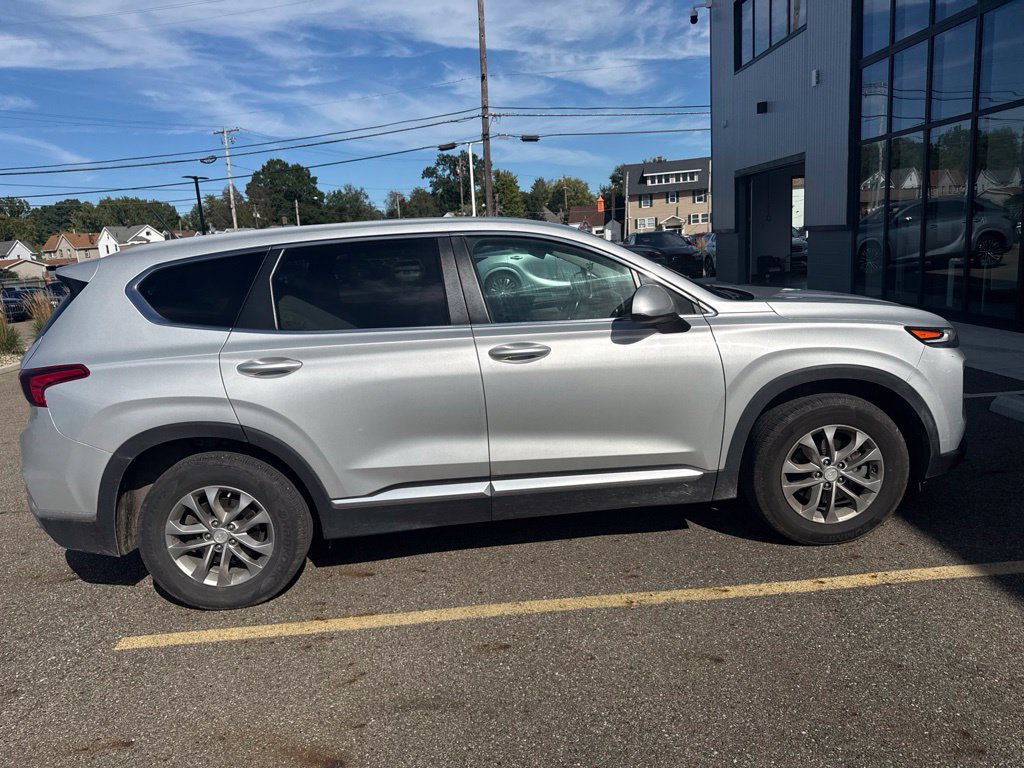 Used 2019 Hyundai Santa Fe SE AWD/4WD image 2