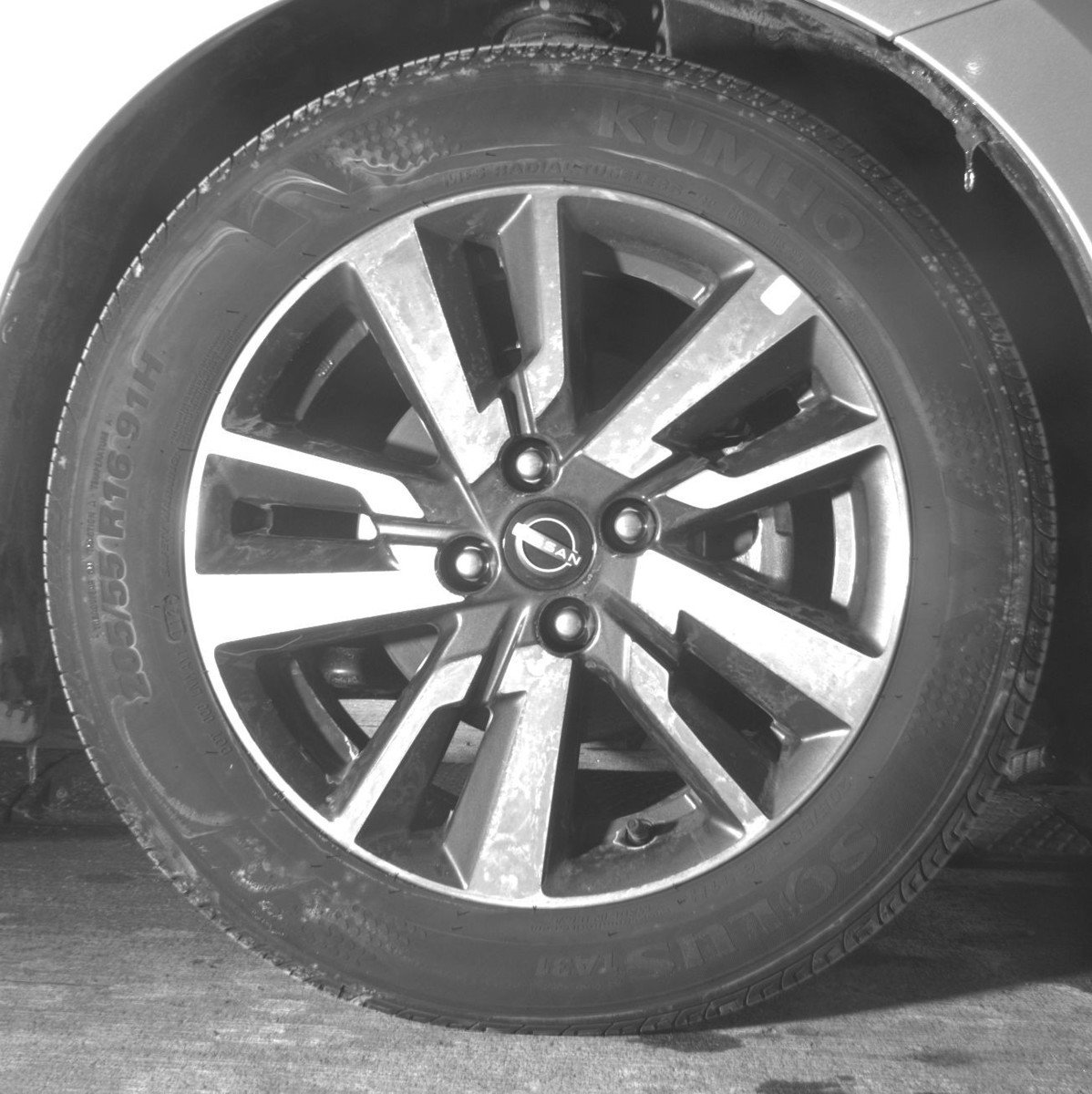 Used 2025 Nissan Versa SV image 13