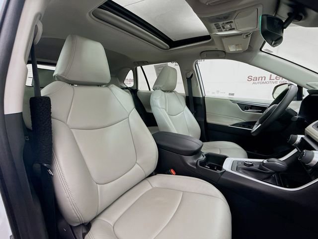 Used 2024 Toyota RAV4 XLE Premium image 30