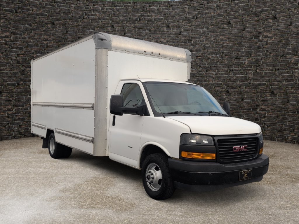 Used 2018 GMC Savana 3500 Extended w/ Driver Convenience Package RWD image 2