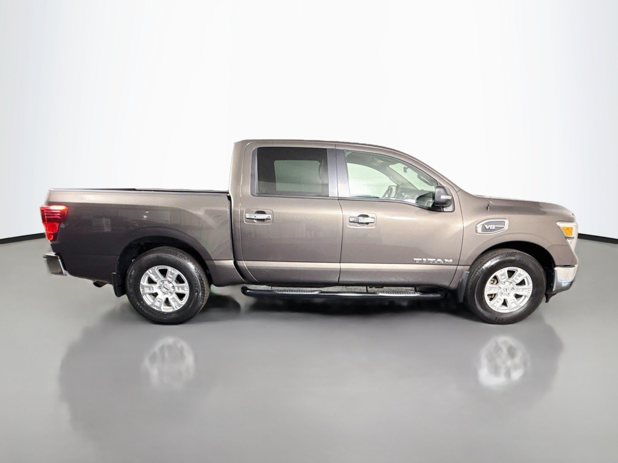Used 2017 Nissan Titan SV RWD image 11