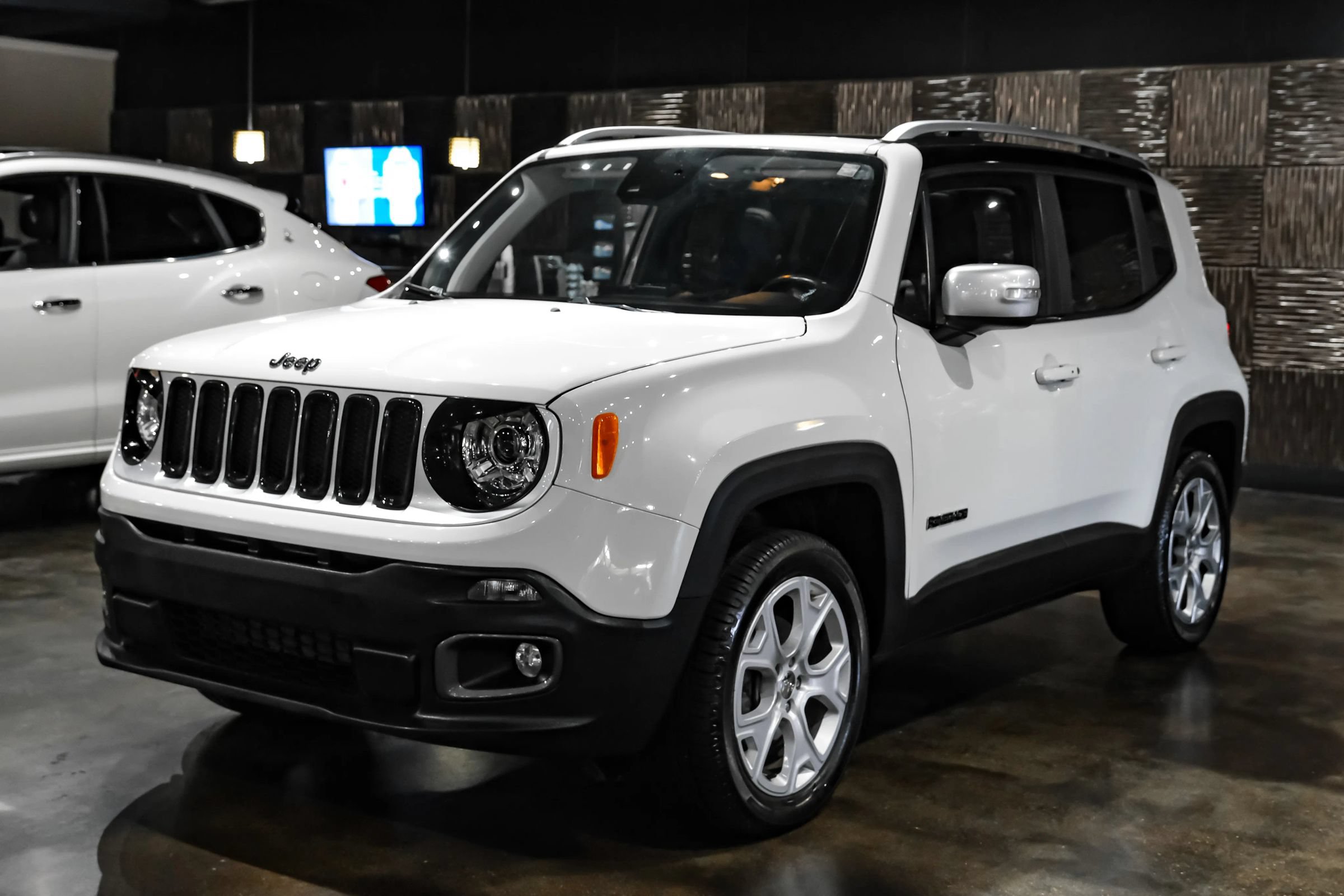 Used 2018 Jeep Renegade Limited w/ Advanced Technology Group AWD/4WD image 7