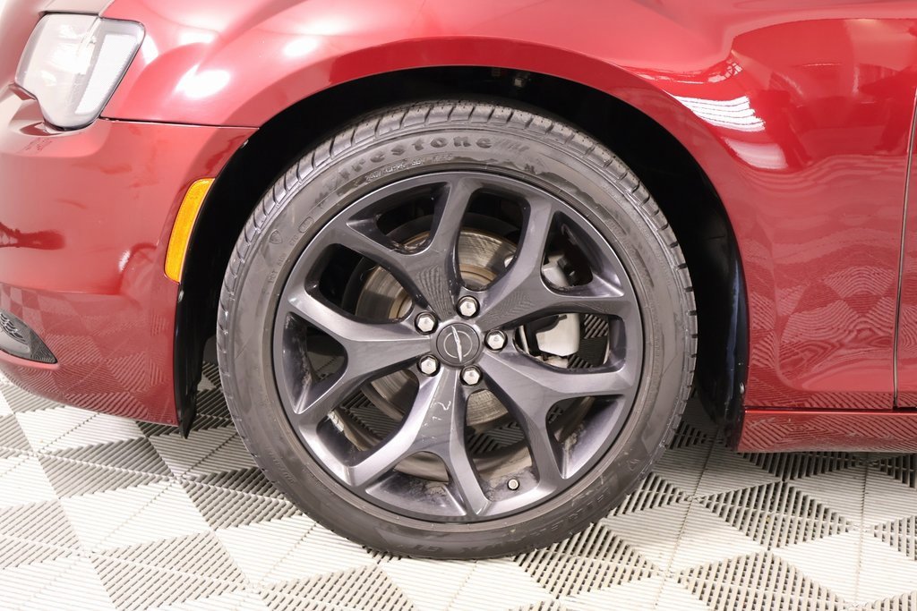 Used 2023 Chrysler 300 Touring w/ Sport Appearance Package image 16