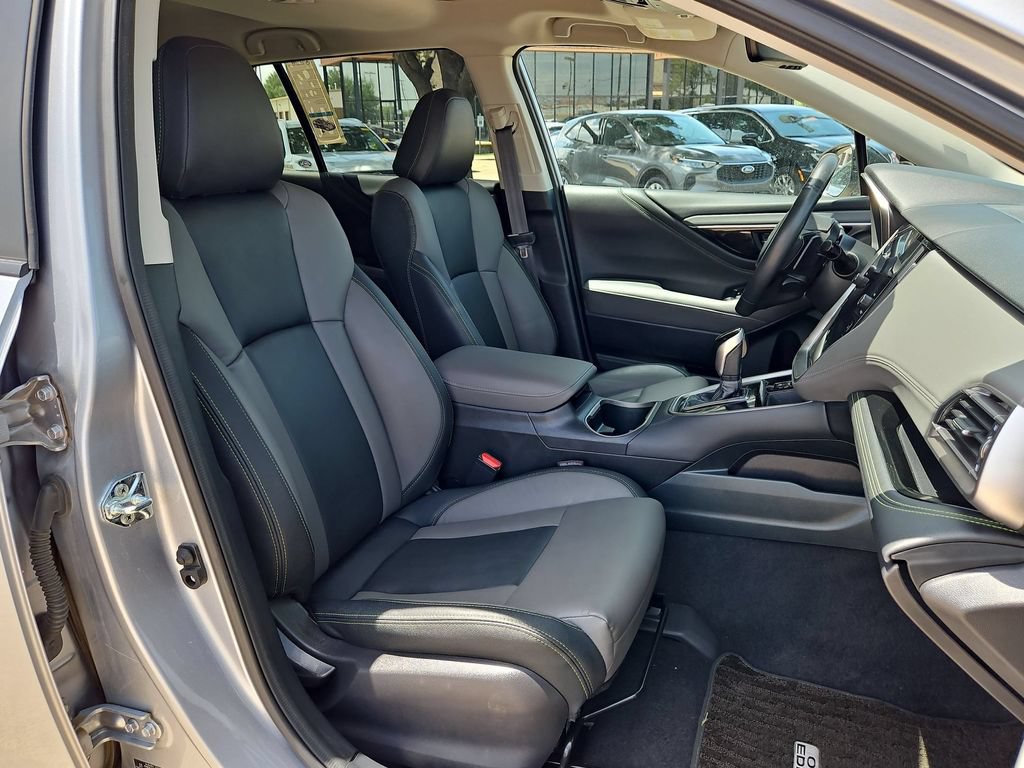 Used 2025 Subaru Outback Onyx Edition AWD/4WD image 31