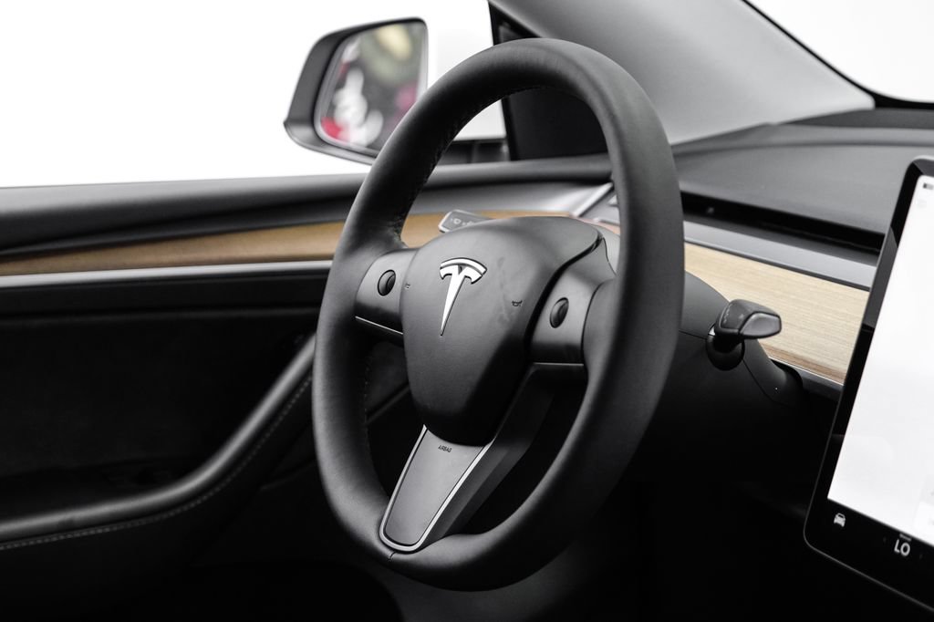 Used 2023 Tesla Model Y Long Range AWD/4WD image 15