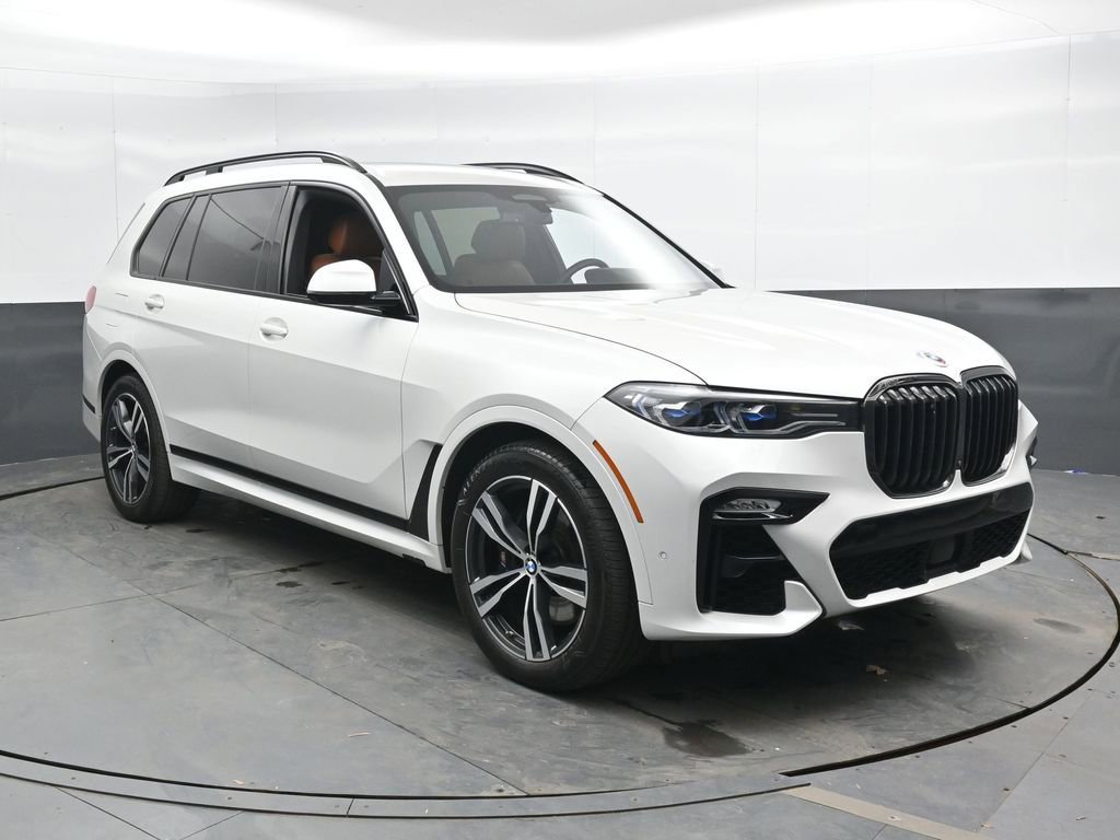 Used 2022 BMW X7 M50i image 6
