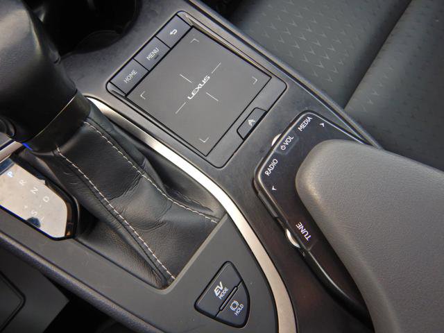 Used 2021 Lexus UX 250h w/ Accessory Package (Z2) image 17