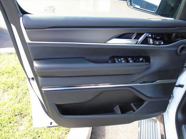 Certified 2025 Jeep Grand Wagoneer L Series II Obsidian w/ Quick Order Packagew 28T AWD/4WD image 6