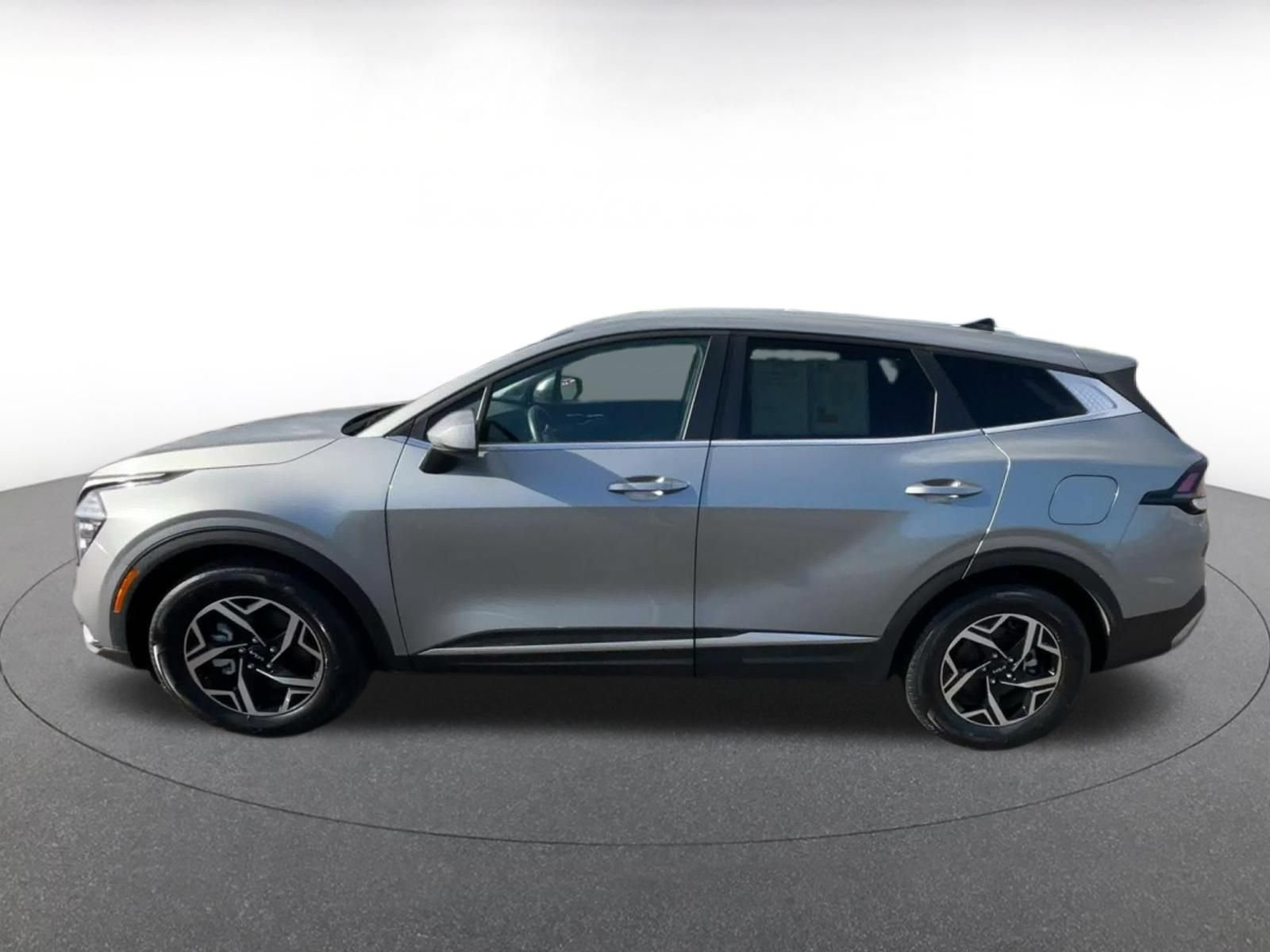 Used 2025 Kia Sportage LX FWD image 8