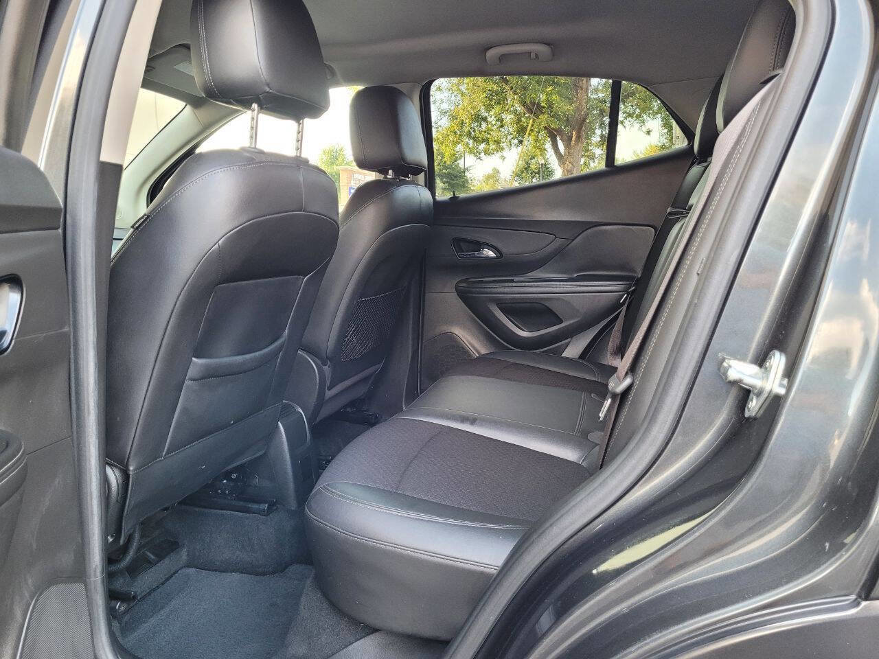 Used 2018 Buick Encore Preferred image 5