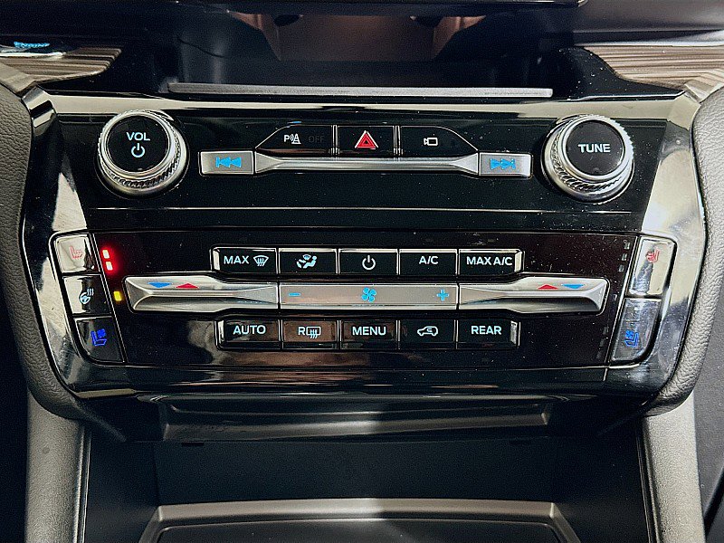 Used 2023 Ford Explorer Limited w/ Equipment Group 301A image 19