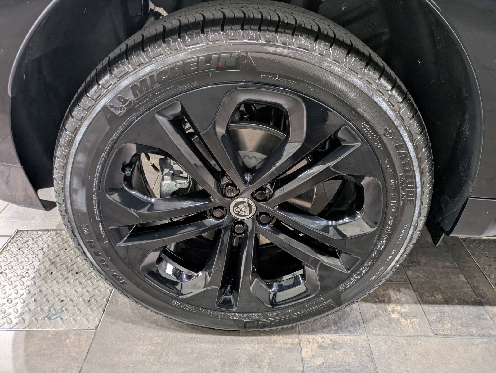 New 2026 Jaguar F-PACE R-Dynamic S image 14