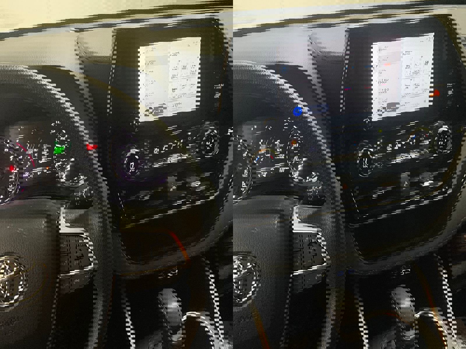 Used 2023 Toyota Highlander L image 5