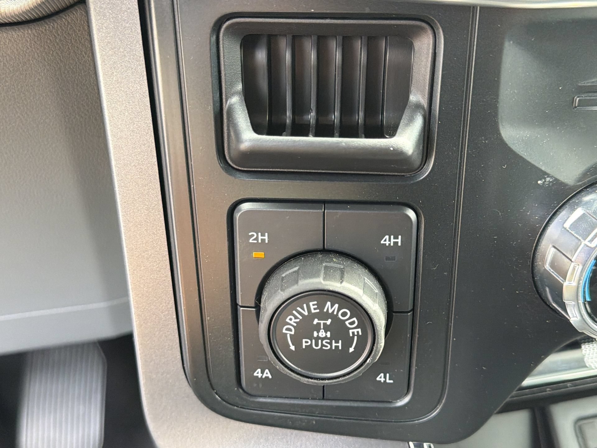 Certified 2025 Ford F150 Lariat w/ Equipment Group 502A High AWD/4WD image 12