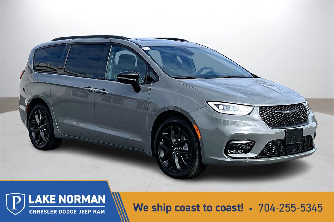 Used 2023 Chrysler Pacifica Limited w/ S Appearance Package