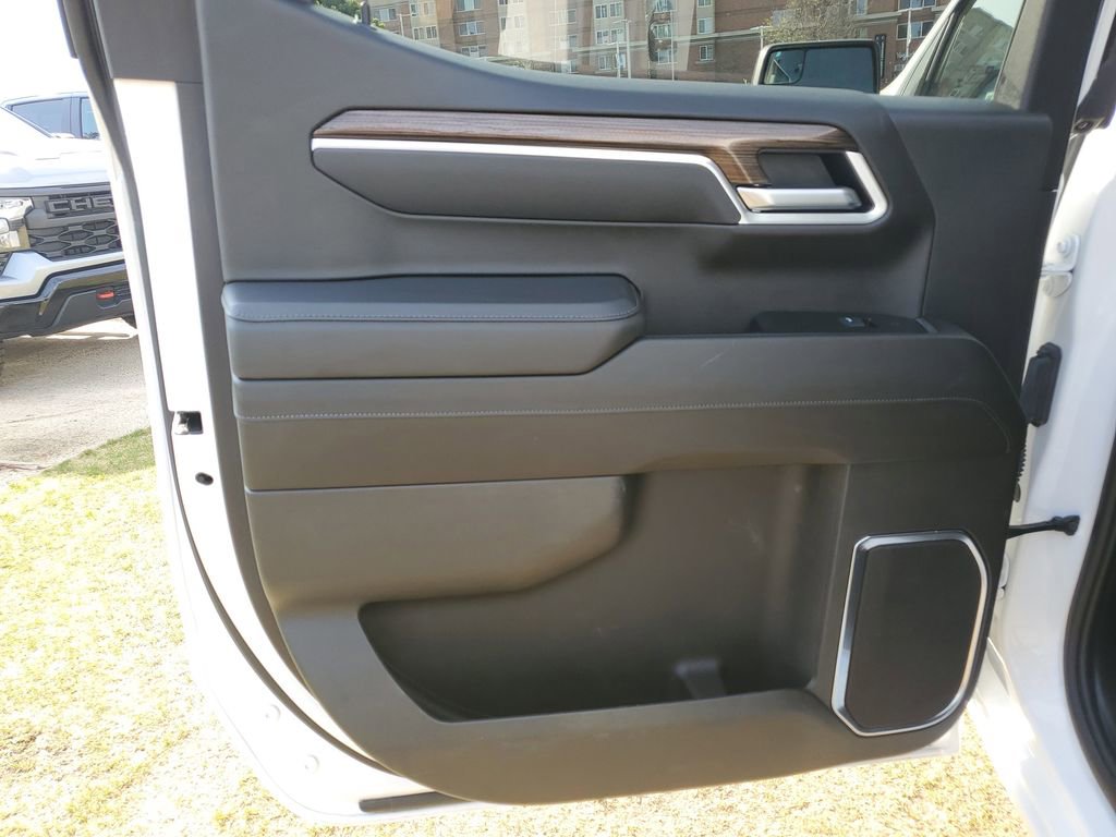 Used 2025 Chevrolet Silverado 1500 LT image 15