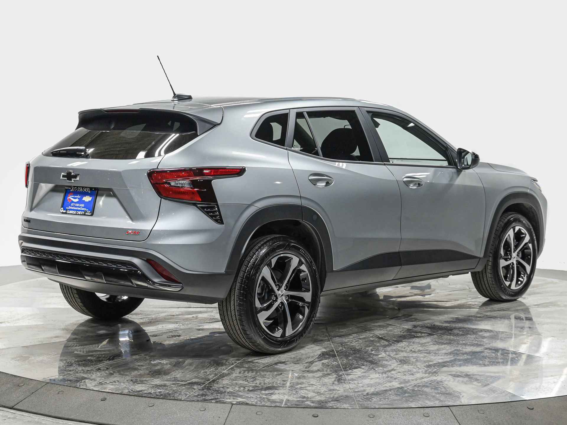Used 2025 Chevrolet Trax RS FWD image 6