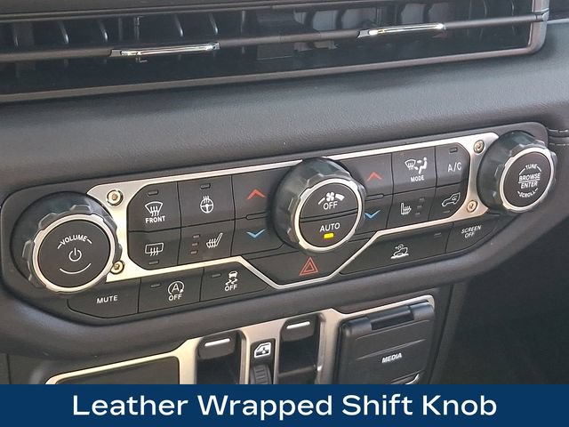 Used 2025 Jeep Gladiator Sport AWD/4WD image 14