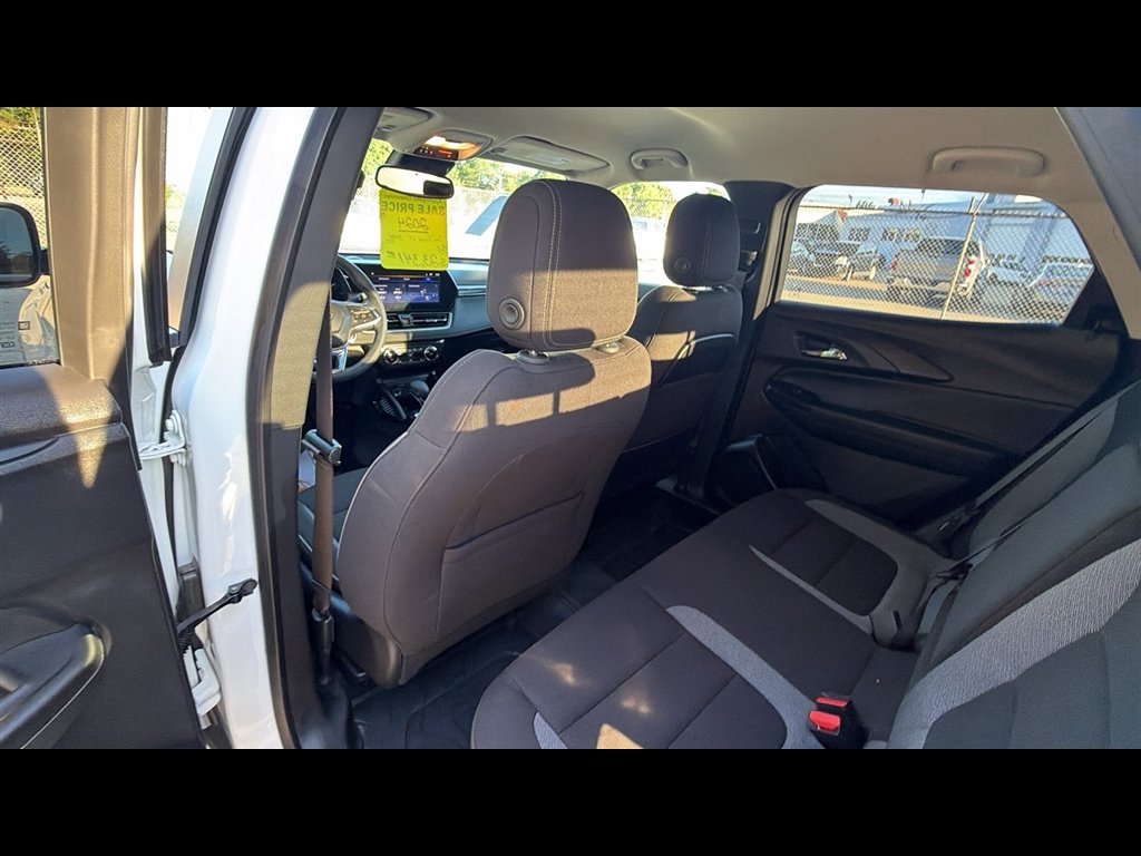 Used 2024 Chevrolet TrailBlazer LT w/ Convenience Package AWD/4WD image 23