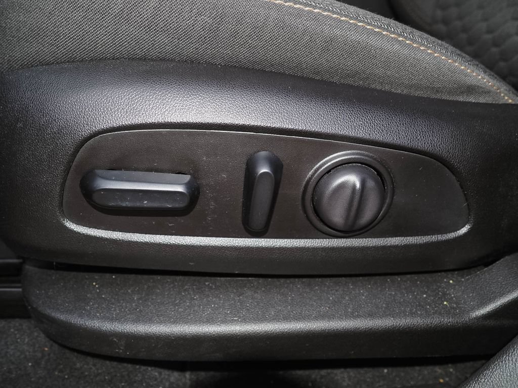 Used 2019 Chevrolet Equinox LT AWD/4WD image 24