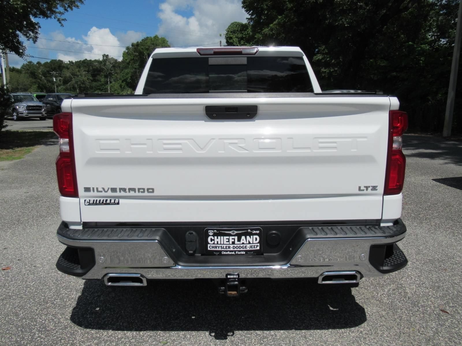 Used 2021 Chevrolet Silverado 1500 LTZ AWD/4WD image 6