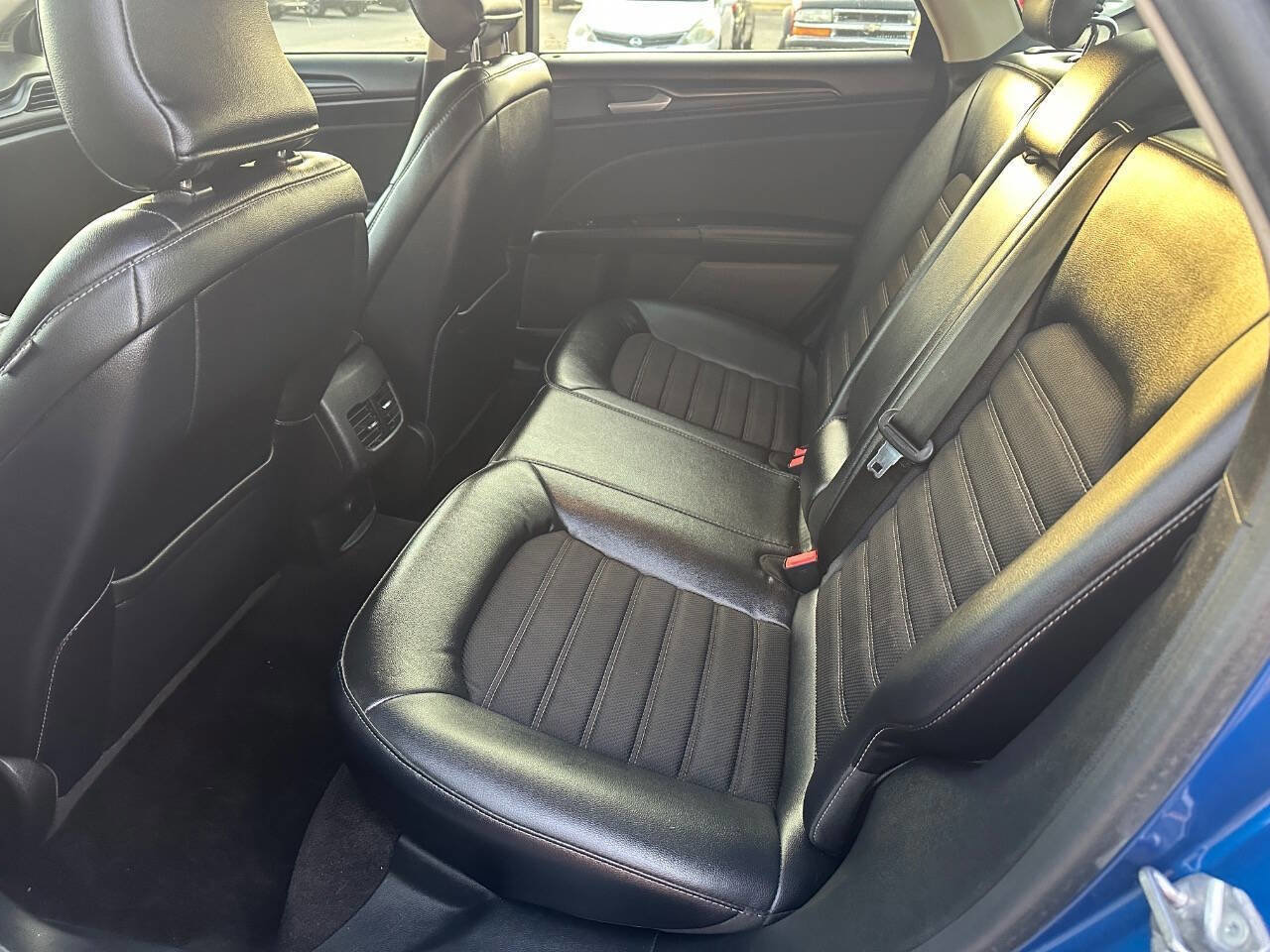 Used 2018 Ford Fusion SE w/ Equipment Group 201A image 12