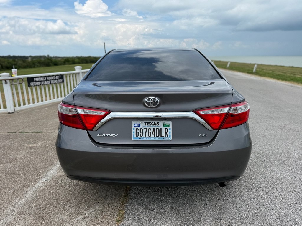 Used 2017 Toyota Camry LE FWD image 6