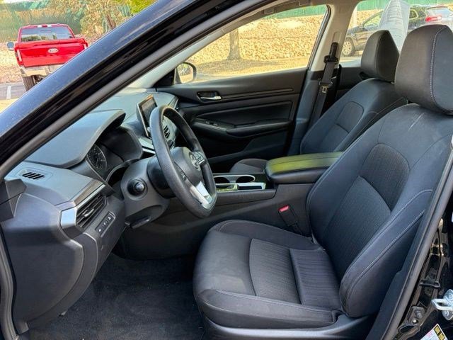 Used 2024 Nissan Altima 2.5 SV FWD image 16