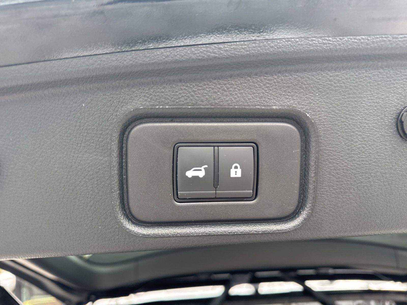 Certified 2025 Nissan Pathfinder SL image 27