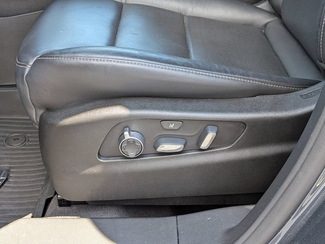 Used 2021 Cadillac XT4 Premium Luxury AWD/4WD image 13