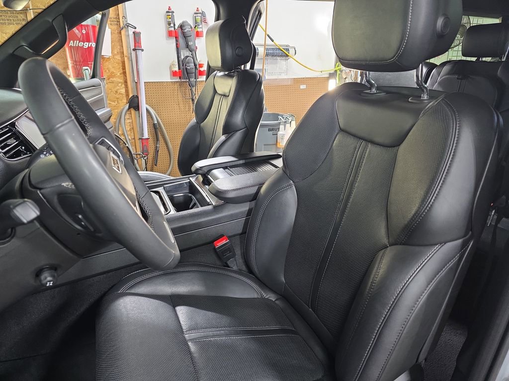 Used 2023 Jeep Wagoneer L Series II image 17